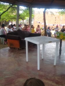 "Tenemos una Corporación de mujeres Venezolanas Corpmuve. Pero aquí en Valles de Jerusalén. Cucuta, hay una Asociación de mujeres Colombianas. Cuando comenzamos nuestras actividades se notaba la frontera entre las 2 corporaciones. Cada quien en sus actividades. Hasta que por fin rompimos la barrera y decidimos borrar esa frontera. Hoy por hoy Nosotras las invitamos a nuestras actividades y ellas a las suyaa.... Convivimos mejor. Aun con Culturas. Dialectos y formas distintas de ser. Trabajamos en función de nuestra comunidad.", Nayleth1969